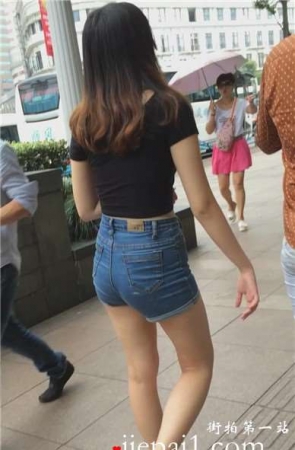 极品小蛮腰热裤美臀气质美女 [431 MB]