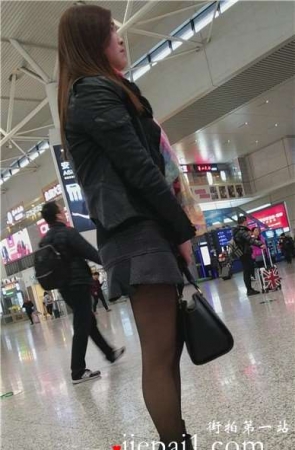 4k-车站候车大厅高跟美腿性感气质美少妇