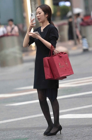 诱惑黑丝街拍高跟shaofu