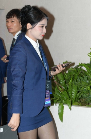 241121-20=77√微胖黑丝，爱了爱了～ 13P