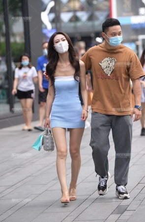 抹胸包臀裙女友