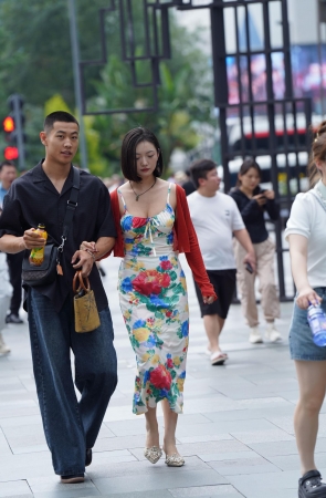 花裙女友 240527-5