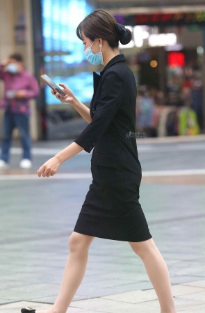 街拍肉丝职业装美shaofu