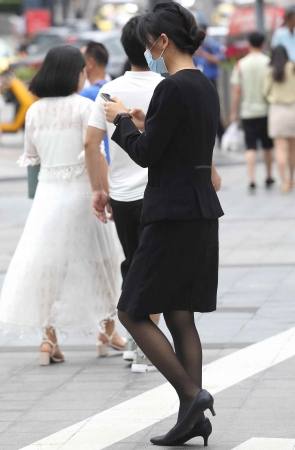 【珏一笑而过】诱惑黑 丝高跟OL