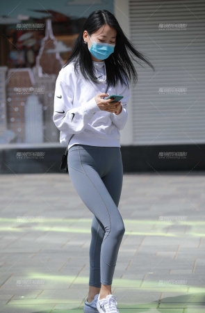 瑜伽紧身裤女友