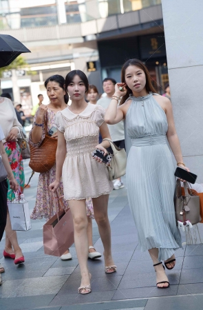 街拍清新素雅连衣裙小仙女