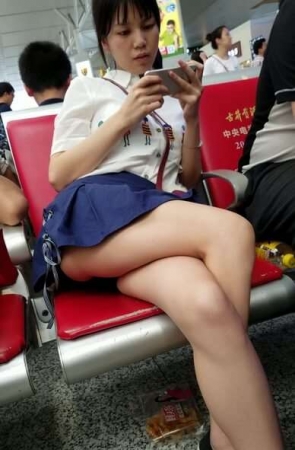 4K – 超短裙美腿小姐姐真甜美