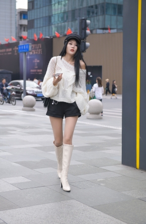 肉丝，大长腿美女