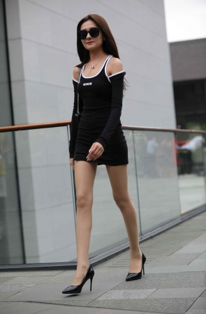 偶遇肉 丝高 跟大长 tui美眉脱鞋