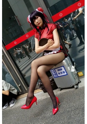 4K – 展会cos的红色高跟黑丝美眉 [394 MB/MP4]