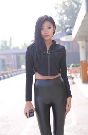 精选街拍作品 NO.1837 不吃鸡蛋街拍作品 – 皮裤-倒戈[811P/1.23GB]