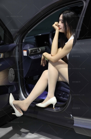 车展礼仪小姐姐站一天肉丝出汗了挑鞋歇歇 12P