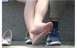 4k-公园小情侣玩自拍