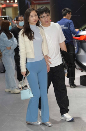 241220-20=81√紧身裤素人 13P