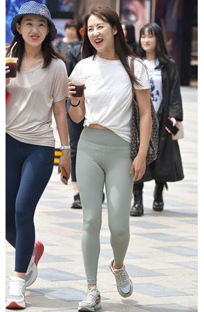 快乐的小姐姐(45P)