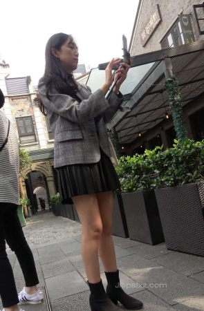 4K – 百褶短裙小姐姐爱自拍 [2.78 GB/MP4]