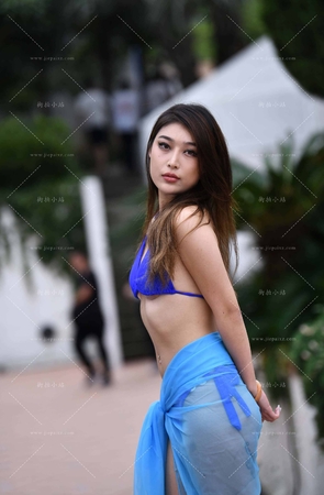 蓝色泳装 [19P]