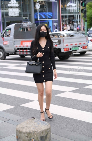 街拍黑色群靓女