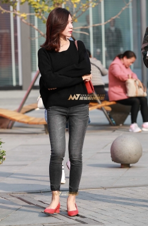 第1316篇牛仔气质美女