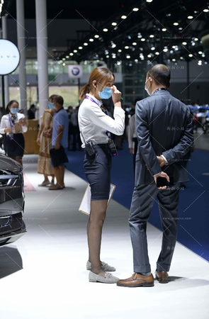 卖车的黑丝小姐姐 [17P]