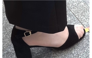 4k – 肉色丝袜，黑高跟美足MM [1.17 GB/avi]