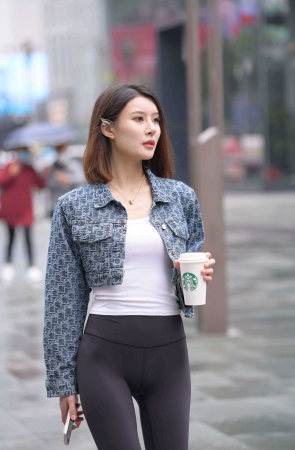 [一始专区] 黑色瑜伽裤美女 【图片➕视频】