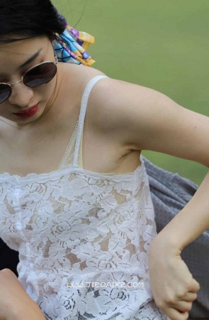 顶级品质雪足白皙美女