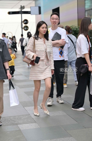 街拍小清新风R丝小姐姐