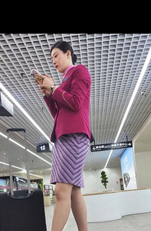 4K视频航站楼偶遇南航气质韵味空姐肉丝高跟 3P