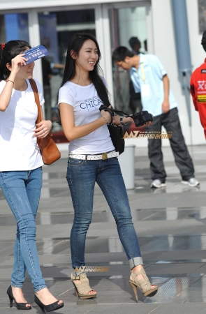 这样的紧身牛仔才有感觉