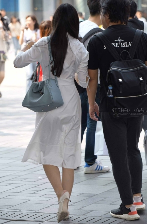 街拍白裙白高跟姐姐