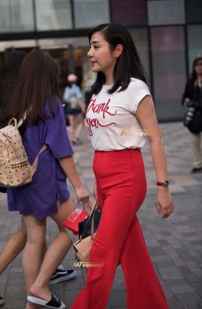 淡雅韵味、红裤轻熟女