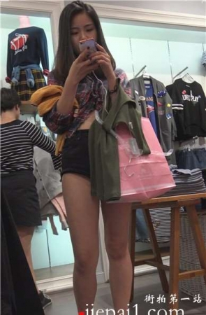 4k-高腰蜜臀格子衫大嘴美眉逛服装店 [1.81 GB]