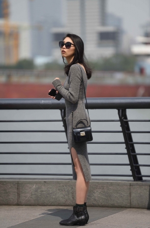 这个妹子身材还不错