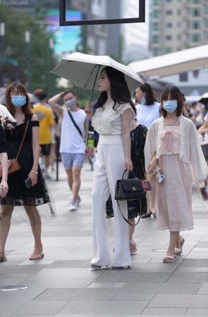 漂亮的气质美女