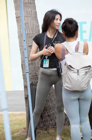 身材不错的美女