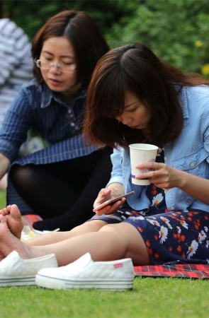 No819 诱惑少妇脸蛋甜美玉足原味，口味略重的艳足定能把你征服 第2套