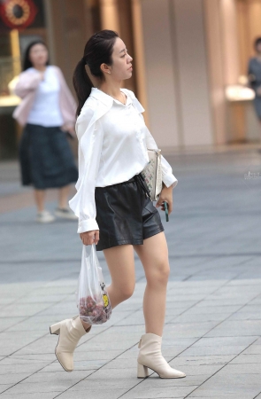 肉丝街拍少妇-13P