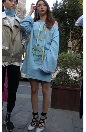 几个漂亮的小姐姐