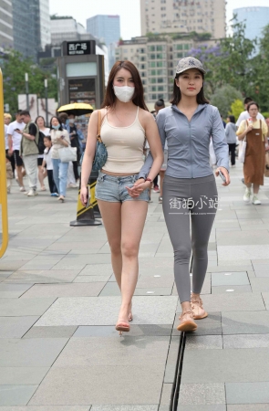 夏日搭讪清凉大长腿美女