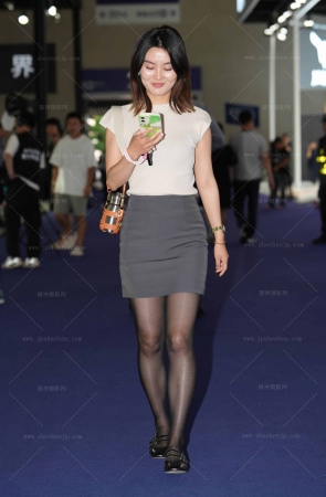 重庆车展篇-开心的黑丝轻熟101P 9P