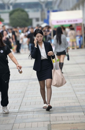 超薄灰丝工装制服美女