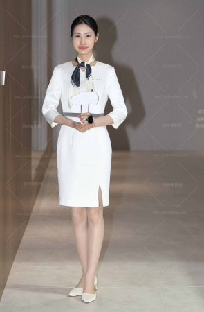 24610-19=42√问界展台，美腿丝袜销售员 10P