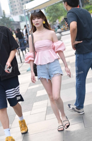 2268-23+60白皙美腿，粉色女友 14P