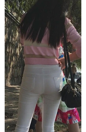 粉衣白裤内痕美