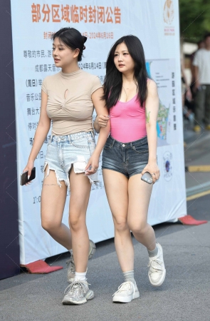 24715-6=49√热裤大月牙 12P