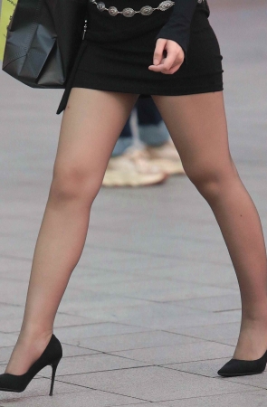 性感黑丝街拍高跟少妇-14P