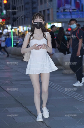 纯情气质肤白貌美