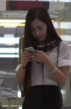 一双妖艳站足主打本期压轴，自然有其过人之处