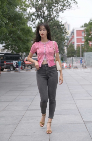 [一只麋鹿专区] 灰色牛仔裤美女 【图片➕视频】